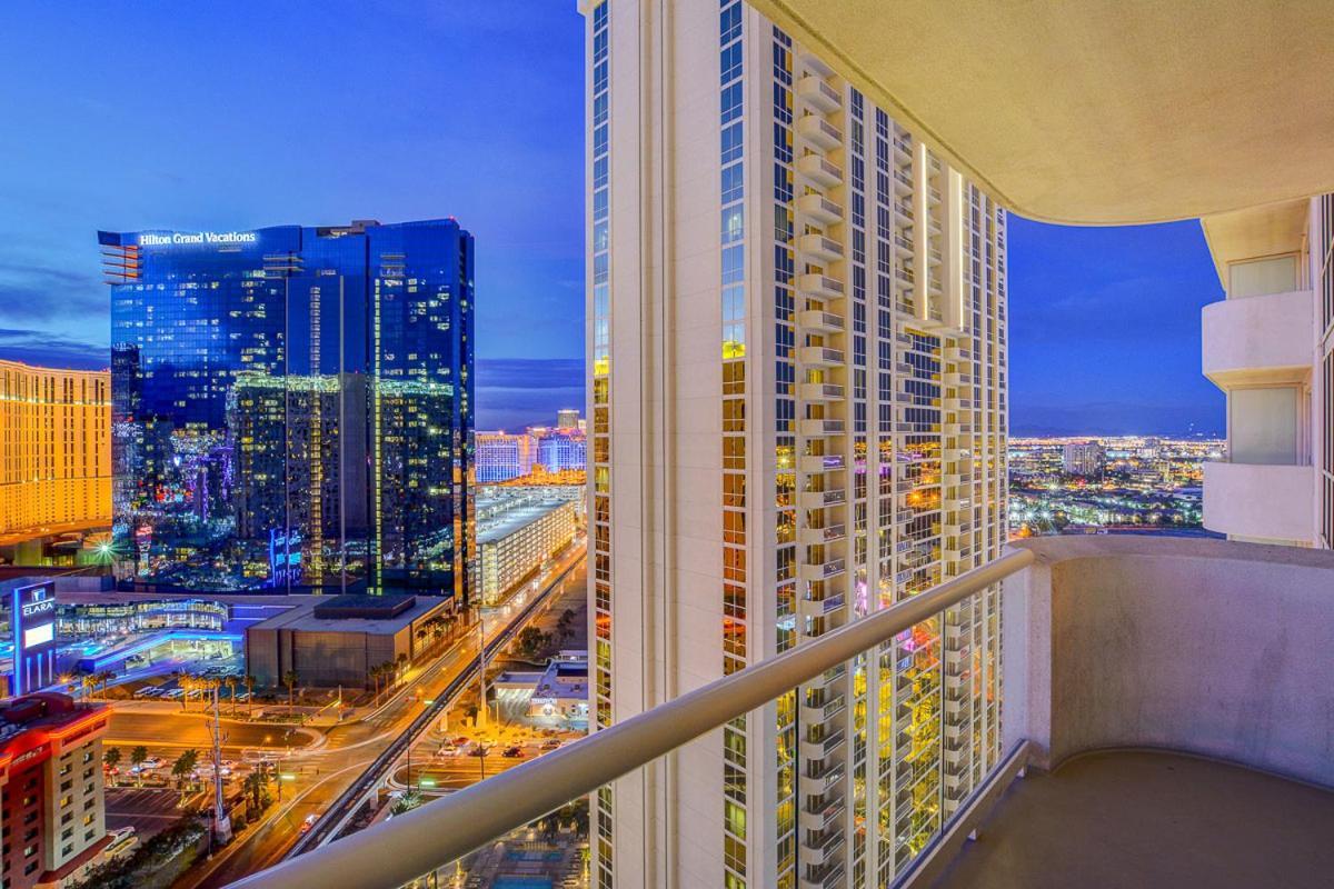 Lucky Gem Penthouse & Luxury Suites At Signature Resort, Balcony Strip View 2605 ラスベガス エクステリア 写真