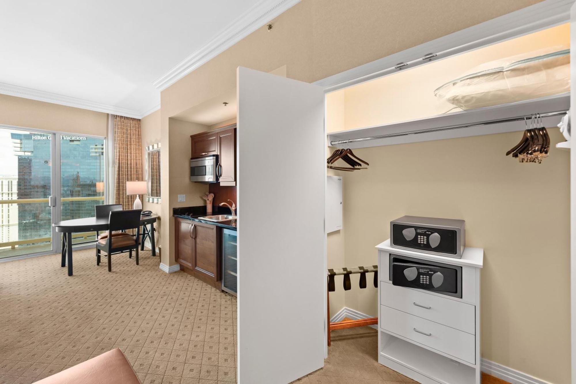 Lucky Gem Penthouse & Luxury Suites At Signature Resort, Balcony Strip View 2605 ラスベガス エクステリア 写真